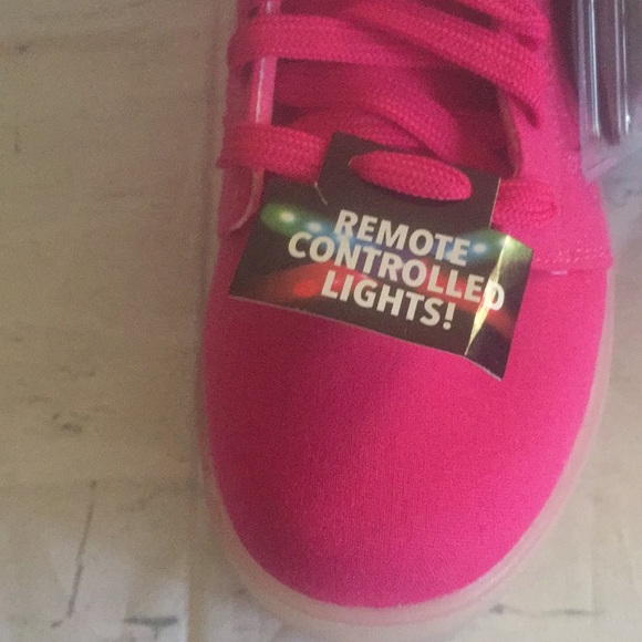 Flashlights Girls' Light Up Skate Shoe - Picture 6 of 8